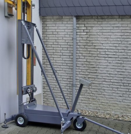 A detector lift system used to monitor radiation contaminations for large areas