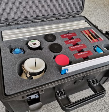 A case containing various radiation detectors, used for educationnal purposes